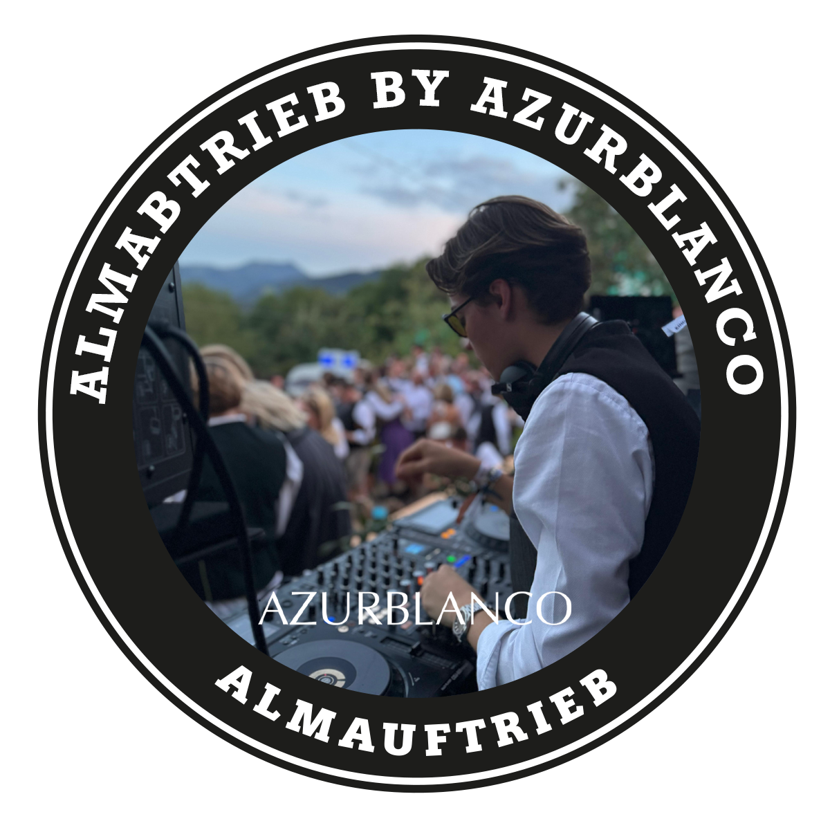 Almauftrieb Tegernsee 2025 - Almabtrieb by AzurBlanco